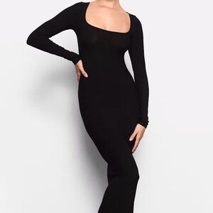 SKIMS Elegant Black Long Sleeve Dress